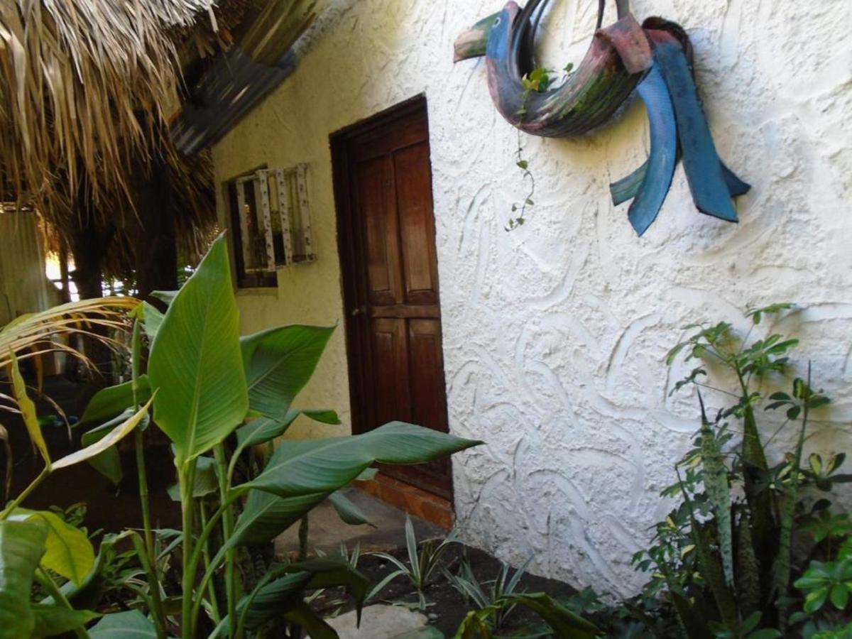 Marbella Eco Lodge Monterrico Exteriör bild